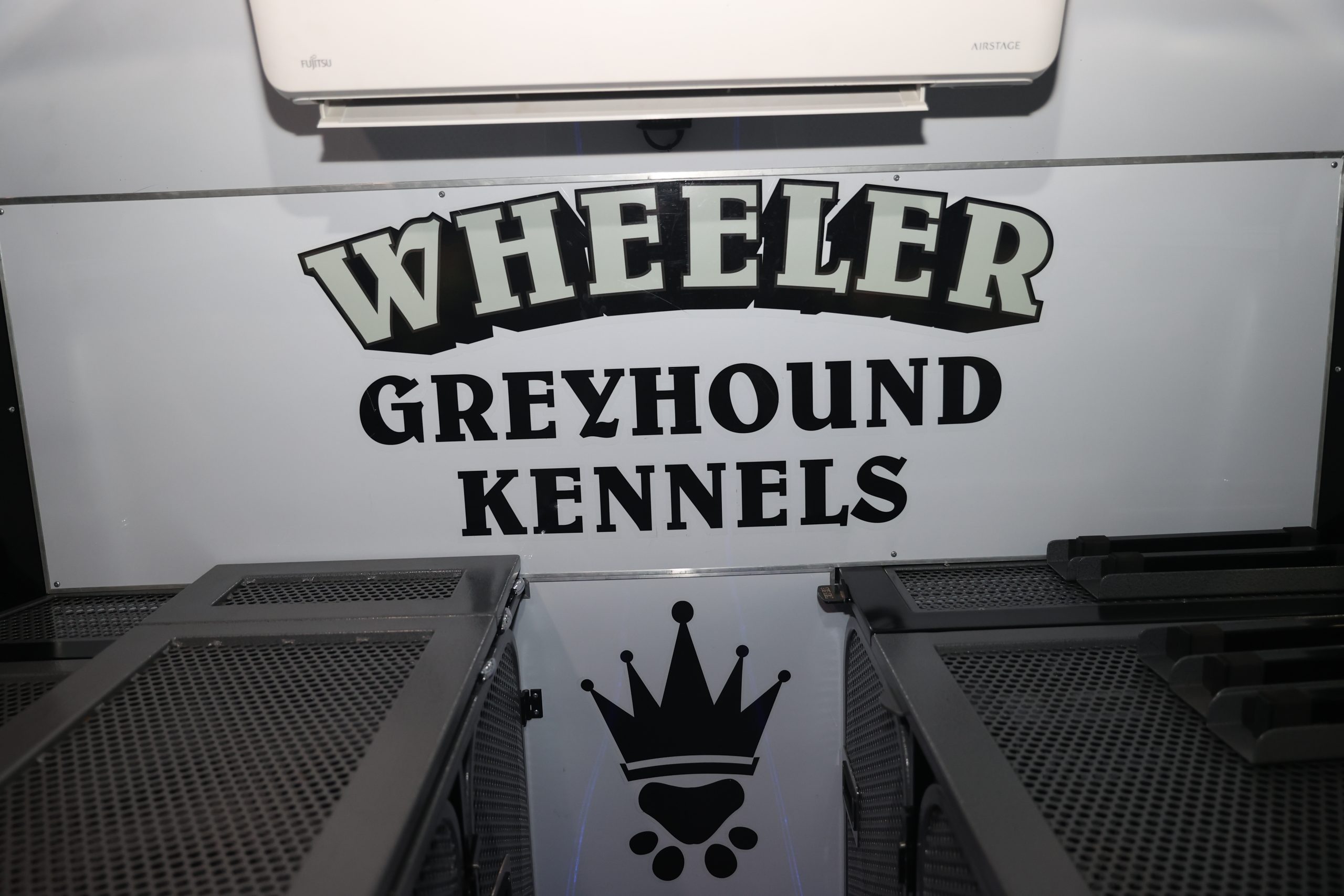 WHEELER KENNELS MOBILE 4